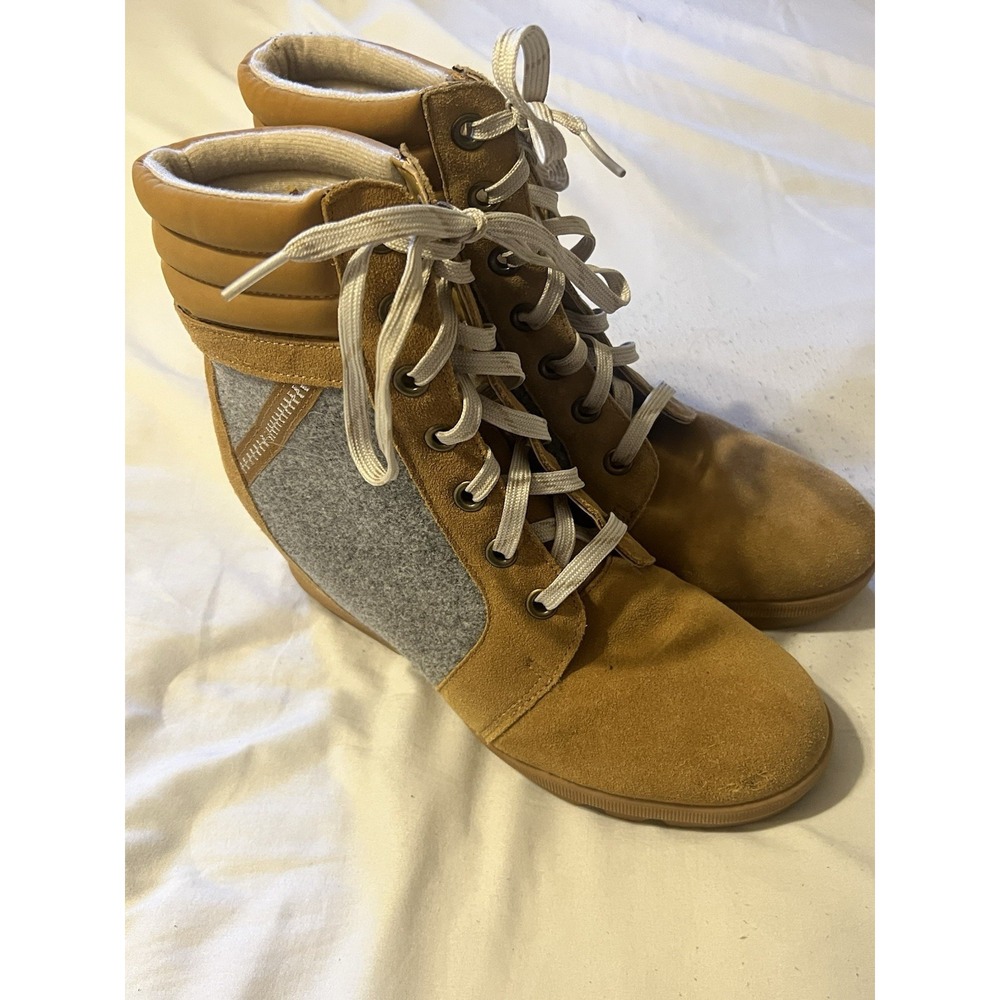 Serra Wedge Hiking Bootie Suede‎ Tan/Gray Womens Size 10 Boot Fashion Trendy